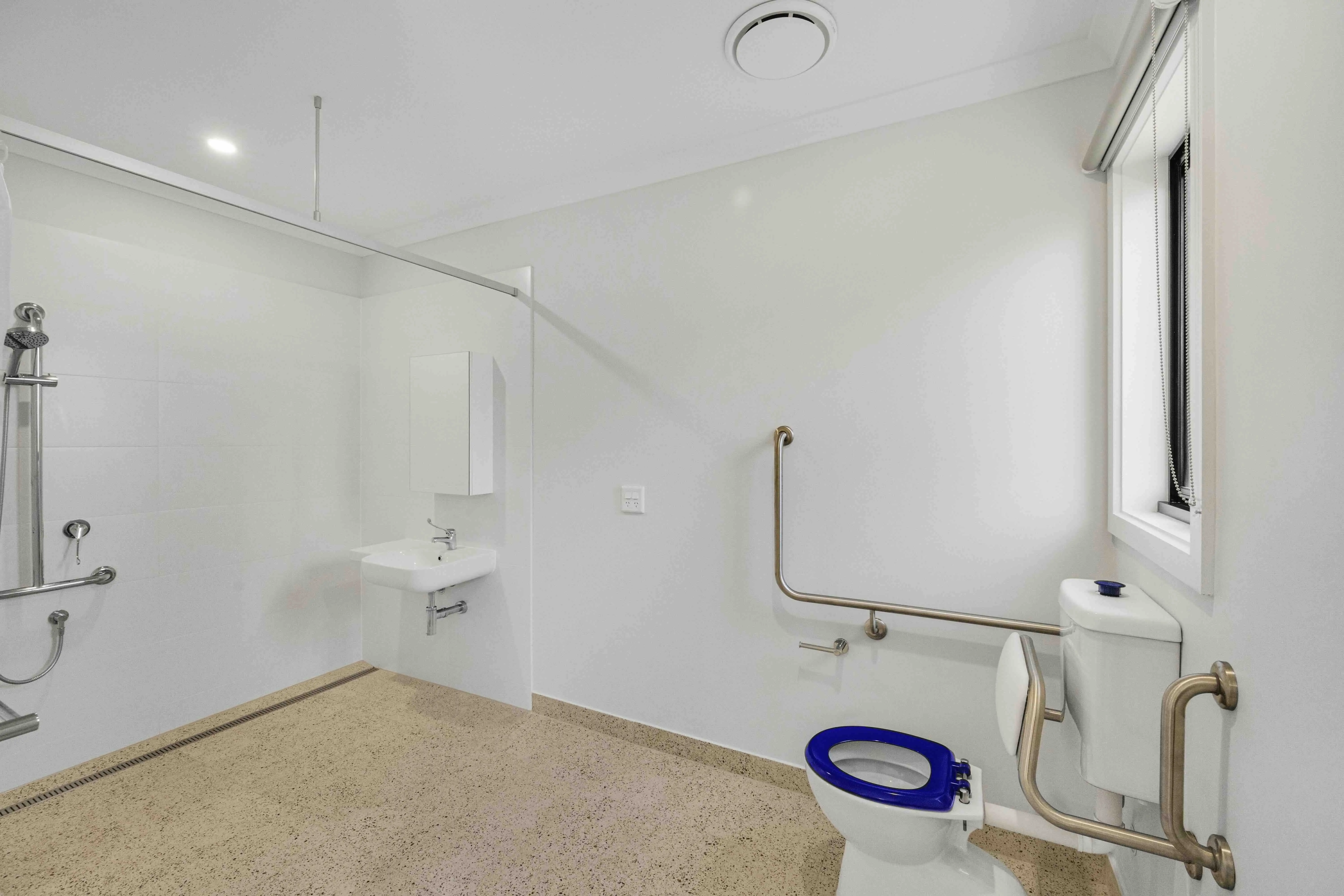 53 Guru Bvd, Lynbrook in Lynbrook