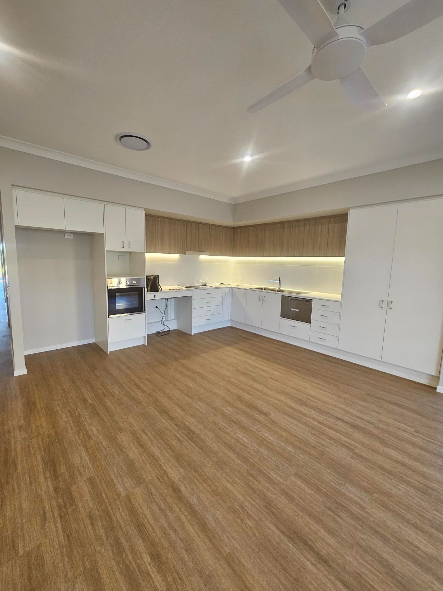 3 BR HPS Home with OOA Room – Victoria Point in Victoria Point