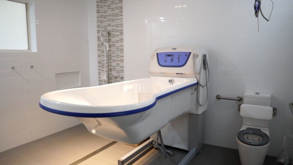 Modern, purpose built 5-bedroom house in the quiet town of Bilambil Heights. in Bilambil Heights