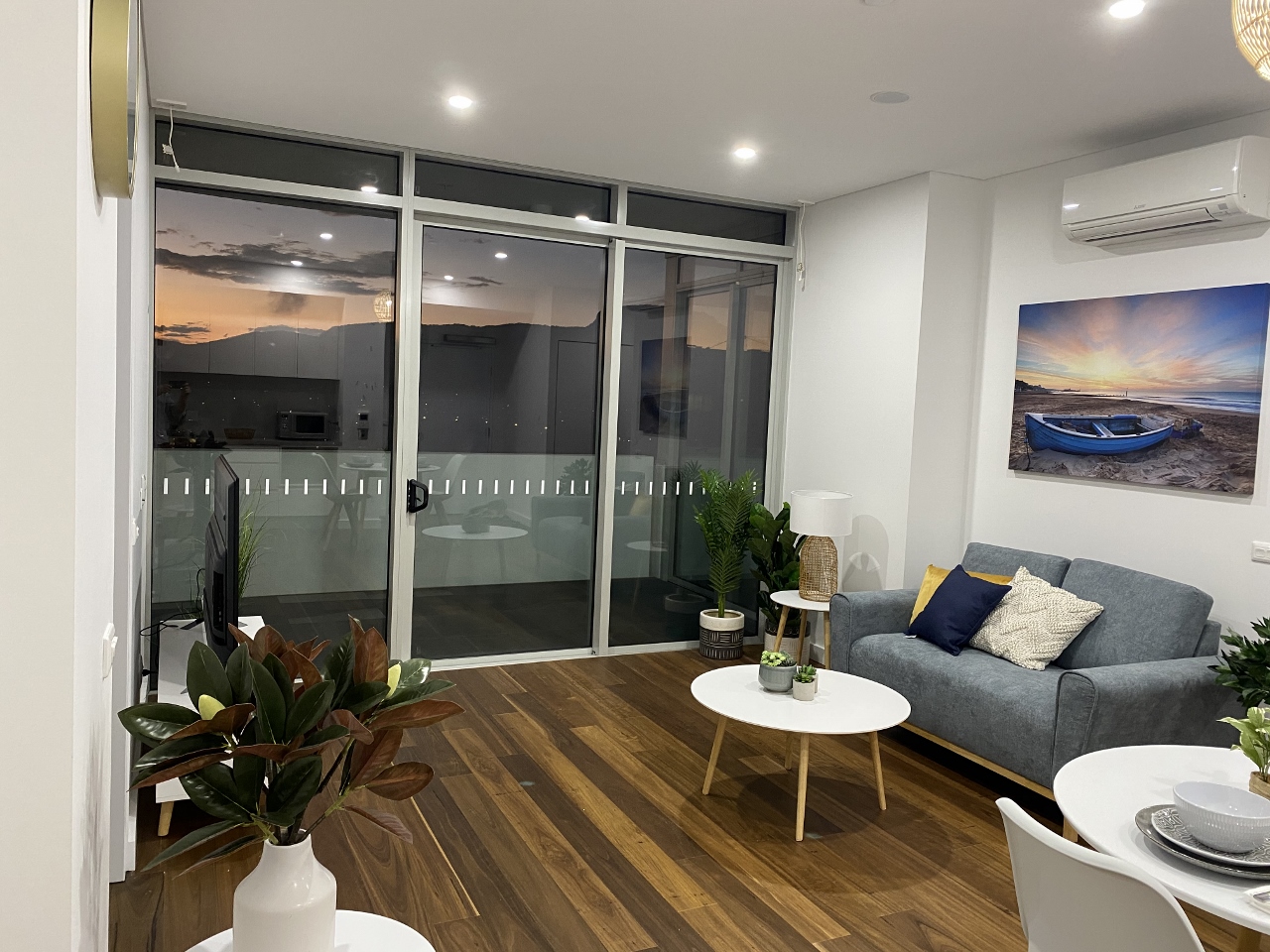 SDA Unit 1:1 Support - Signature Building,Wollongong CBD — Home image 2