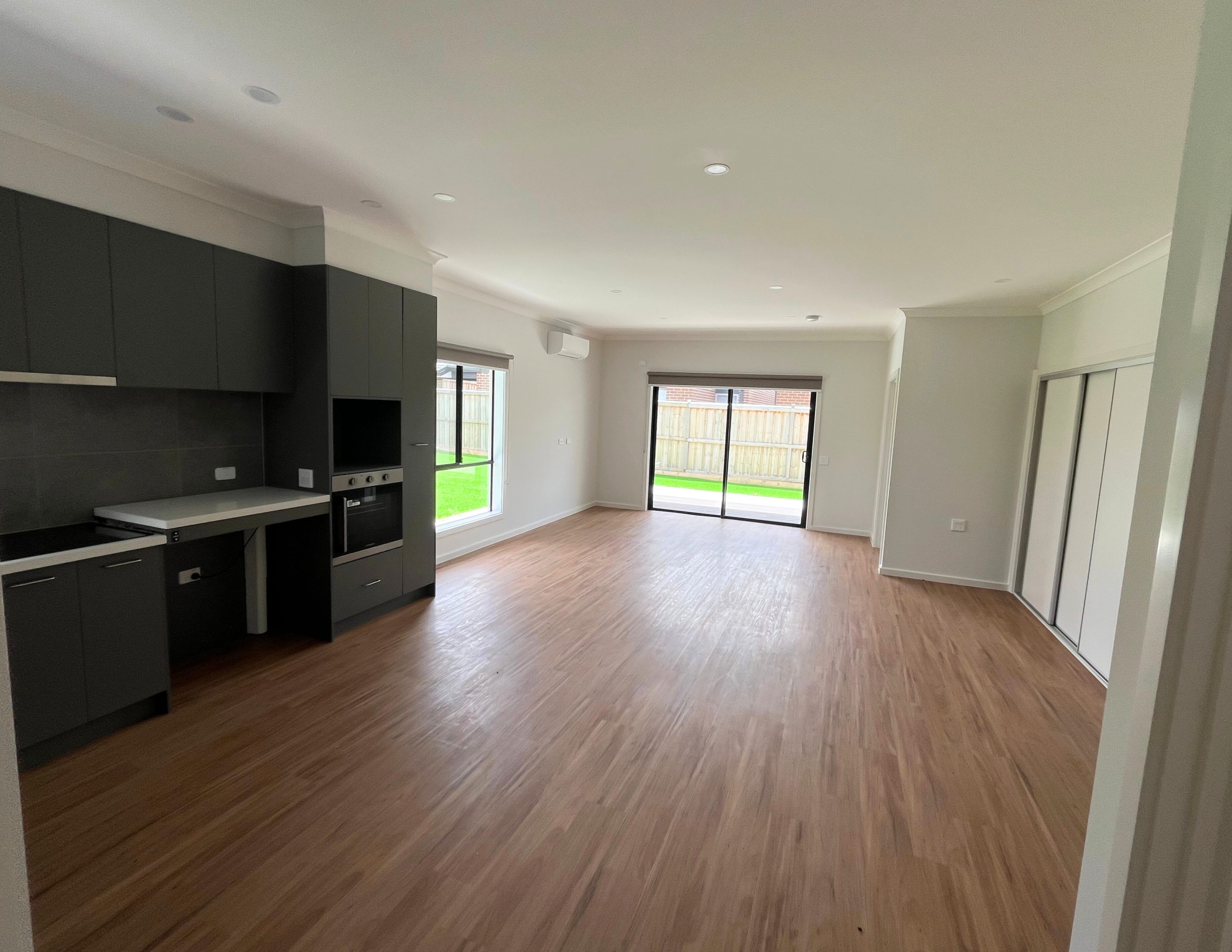 CURZON HPS & BARIATRIC - Clyde North, Victoria — Home image 2