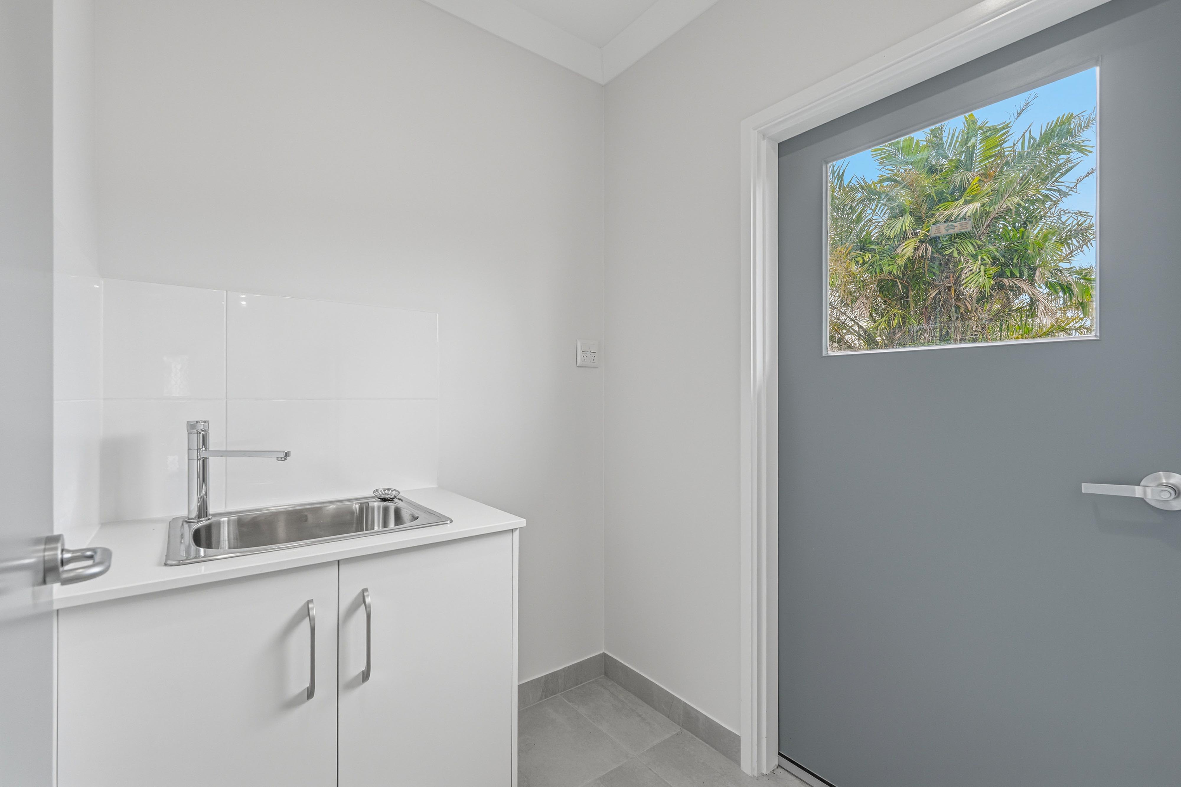 Pimlico QLD 4812 — Home image 2
