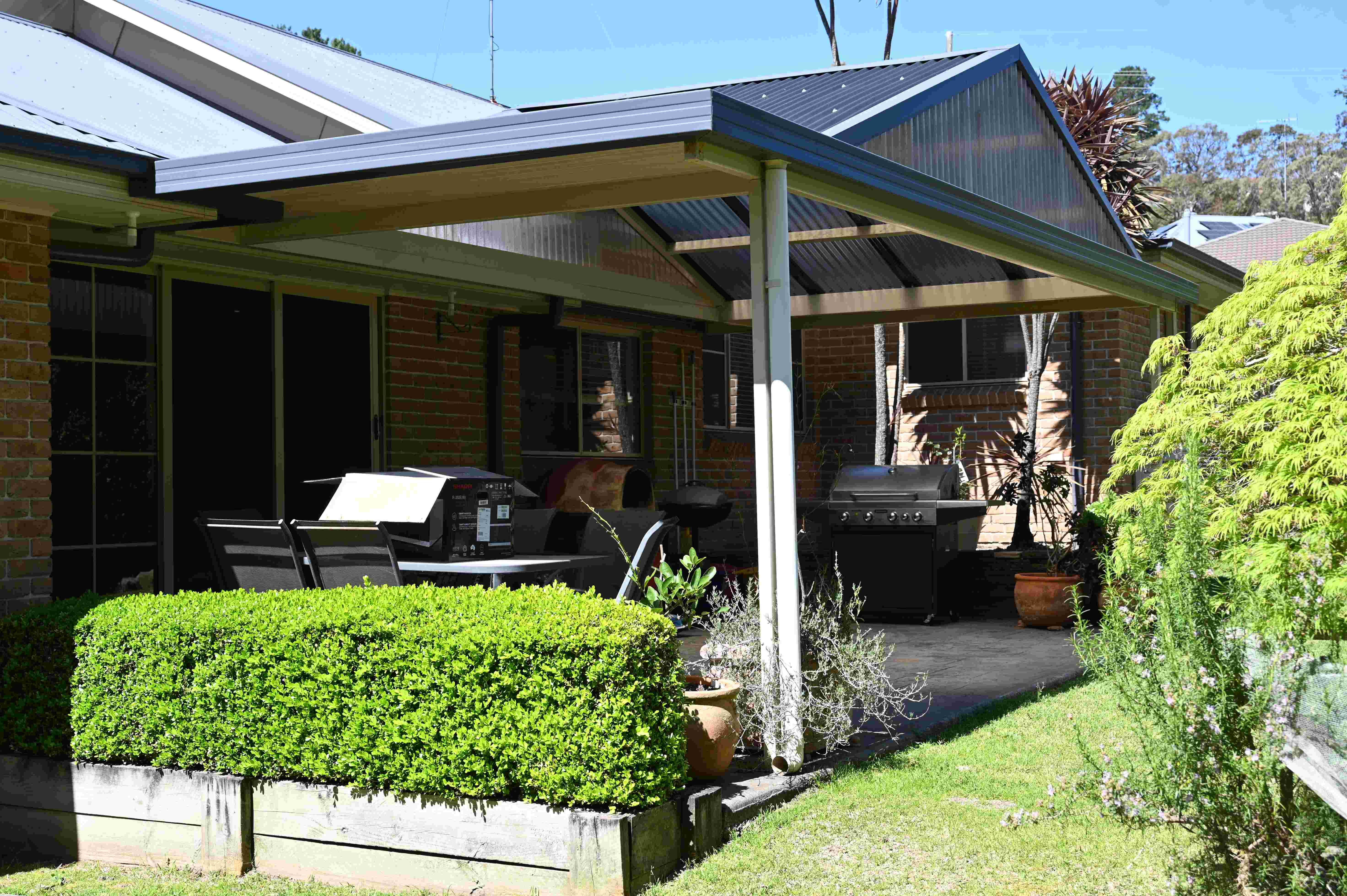 LOG BRIDGE HAZELBROOK — Home image 2