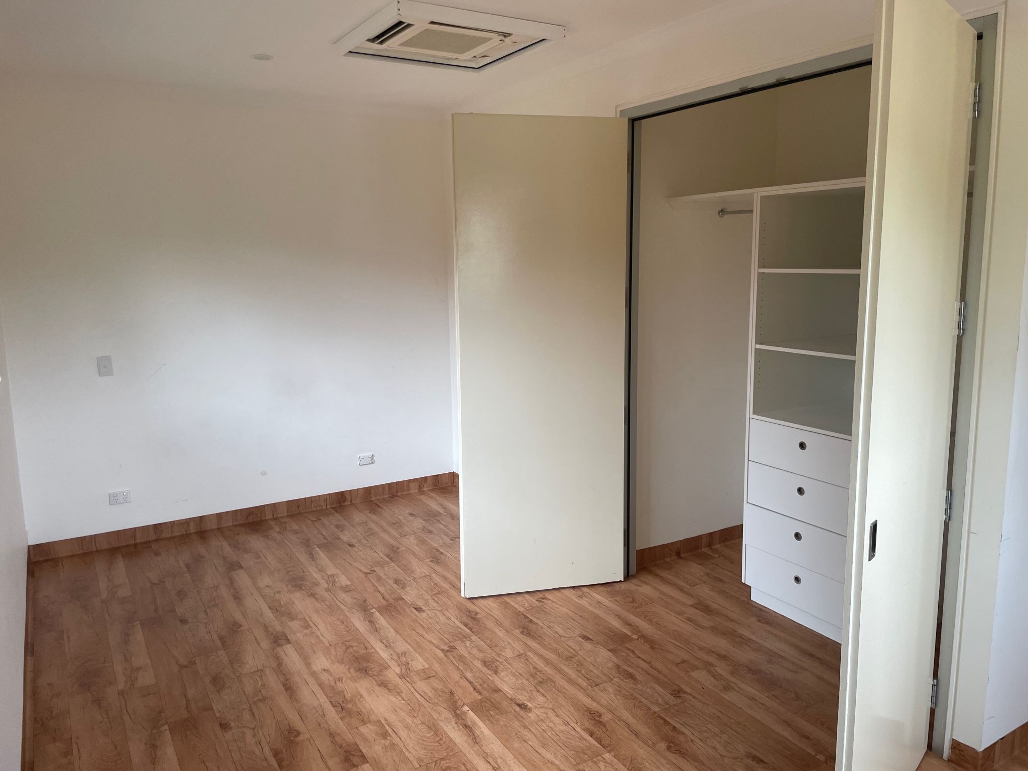 Self-Contained Villa's in the Heart of Orange — Home image 6