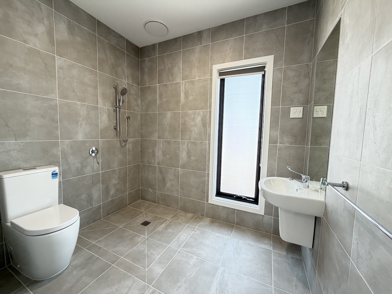 Well-Located 2+OOA Robust SDA Home in Darley with Excellent Accessibility — Home image 4