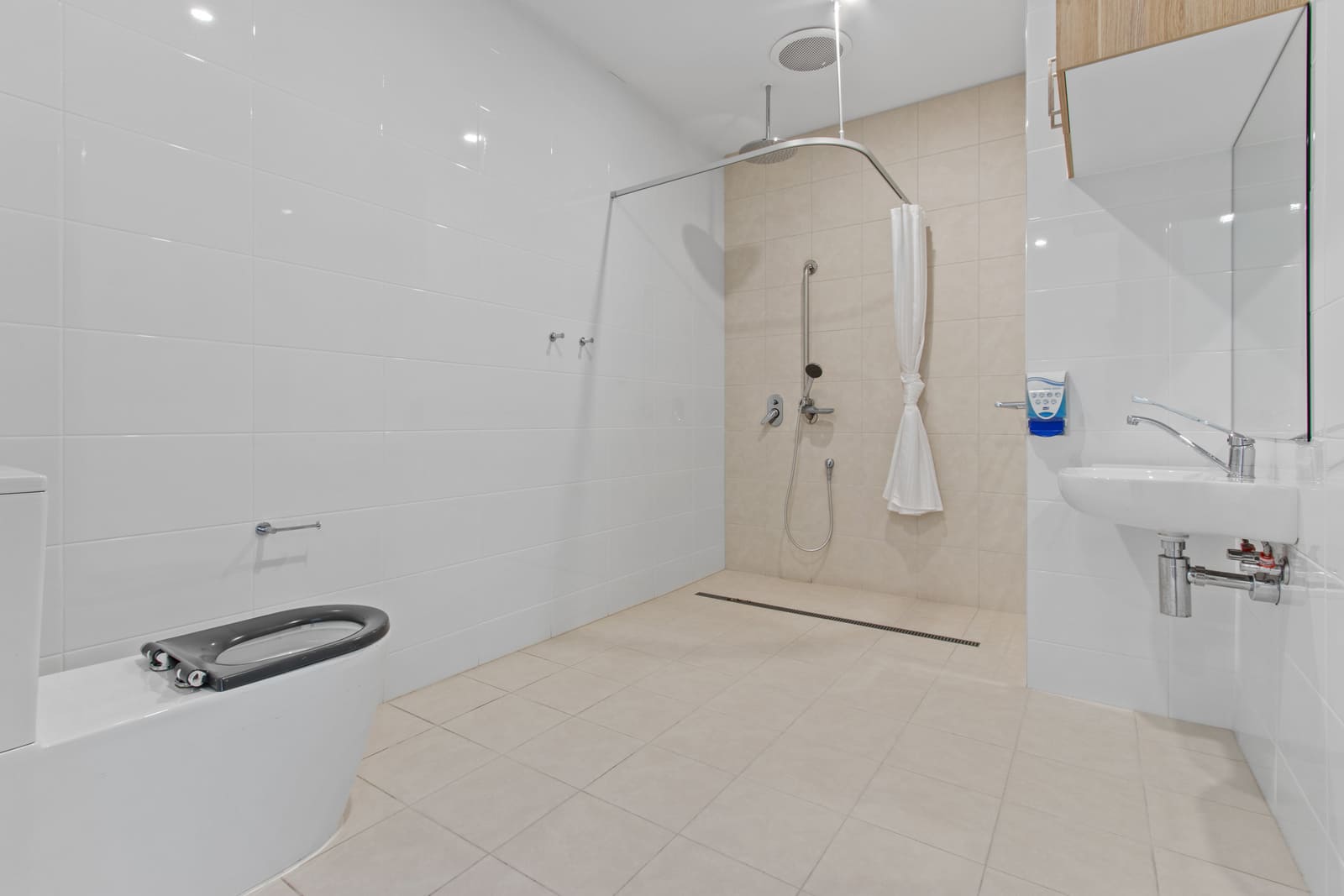 3 High Physical Support Homes in Tarneit – NDIS, Appendix H & TAC Considered — Home image 7