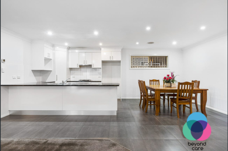 A lovely 4-bedroom single storey house in Orange — Home image 2