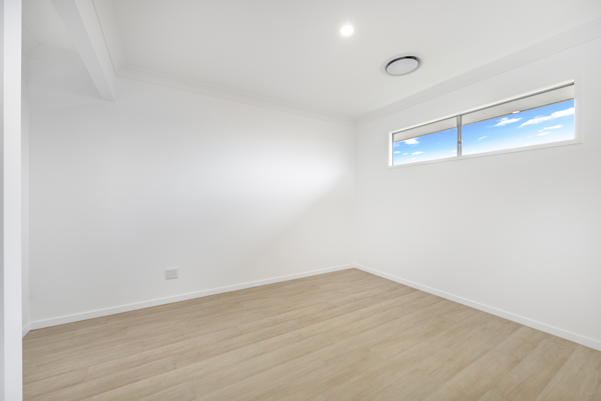 15 Frederick Cct, Eli Waters QLD 4655 — Home image 6