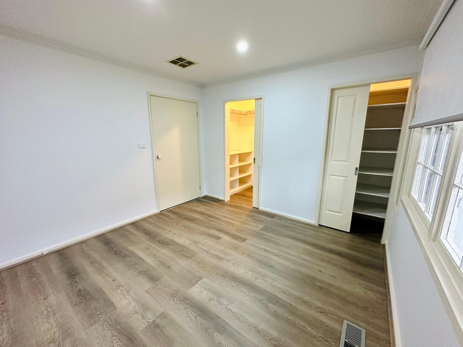 Fully accessible 4 bedroom SIL house-Newly renovated with Brand New Amenities — Home image 13
