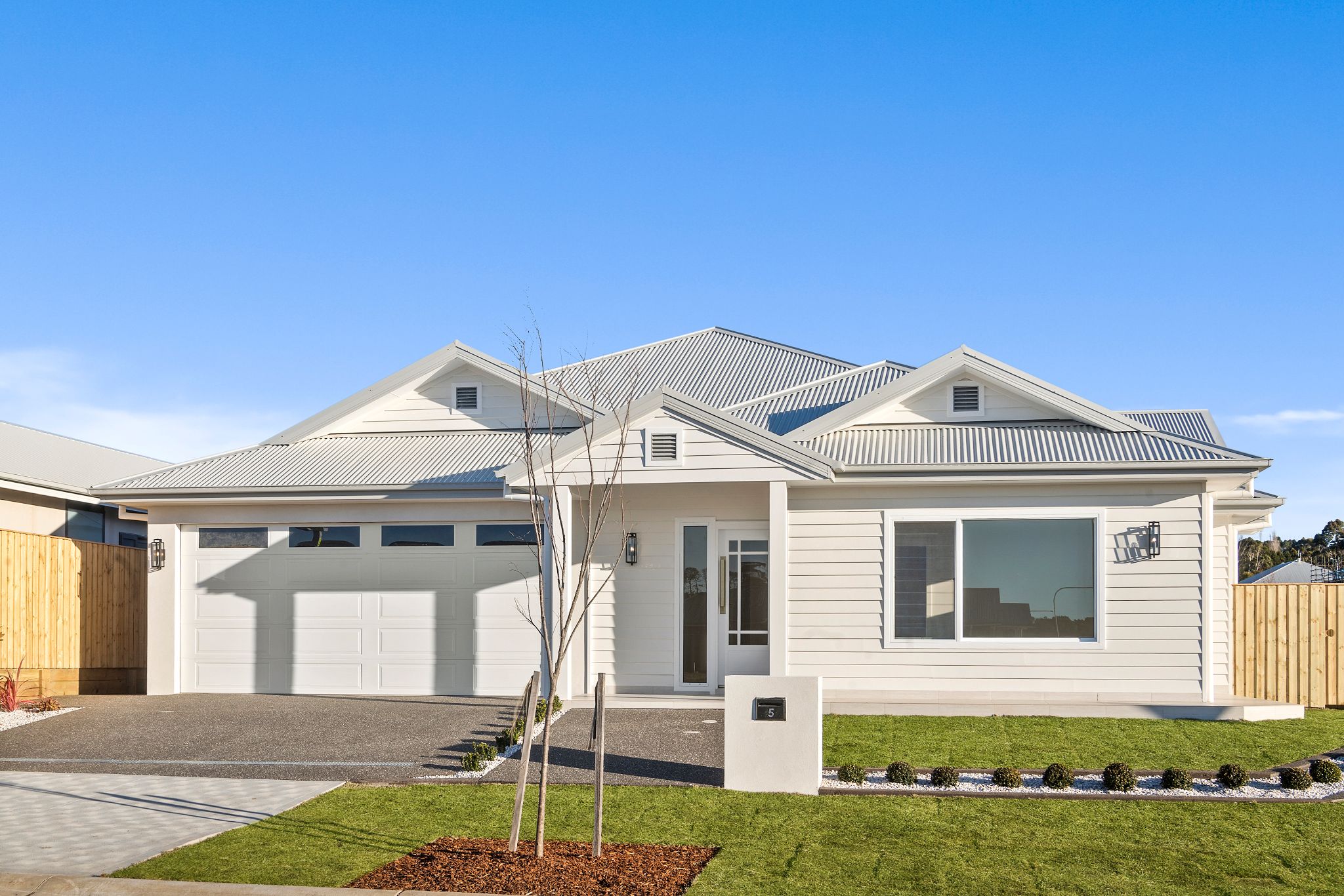 SIL - MOSS VALE - BRAND NEW HOME!! (why live in an older home?) — Home image 6