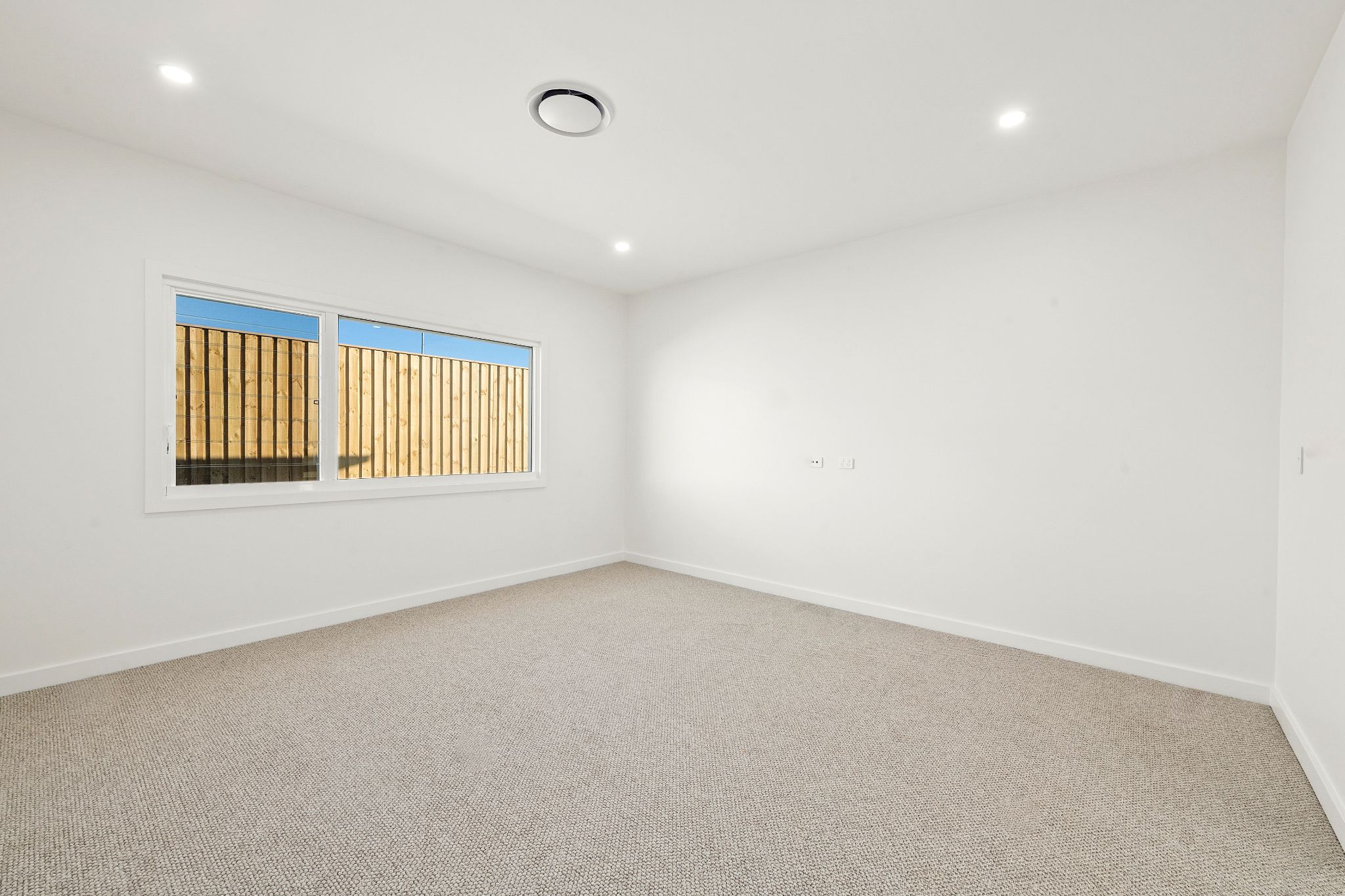 SIL - MOSS VALE - BRAND NEW HOME!! (why live in an older home?) — Home image 8
