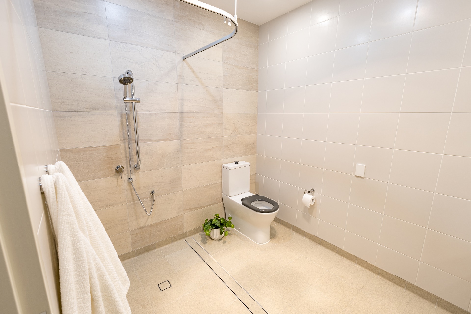 Accessible, Elegant Living with Stunning Views — Home image 3