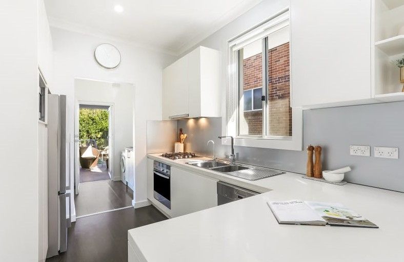Contemporary SIL in Carlton in Carlton