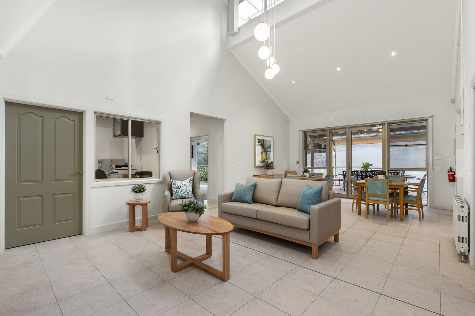 Enjoy living in a renovated home in lovely Lysterfield! — Home image 5