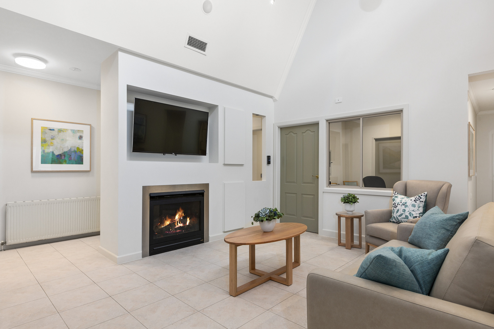 Enjoy living in a renovated home in lovely Lysterfield! — Home image 6
