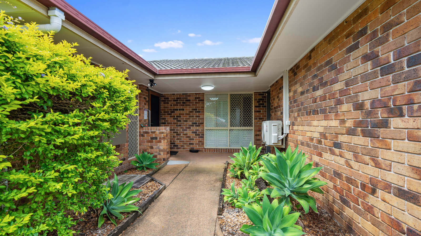 Enjoy Modern Living in Corinda, Brisbane — Home image 12