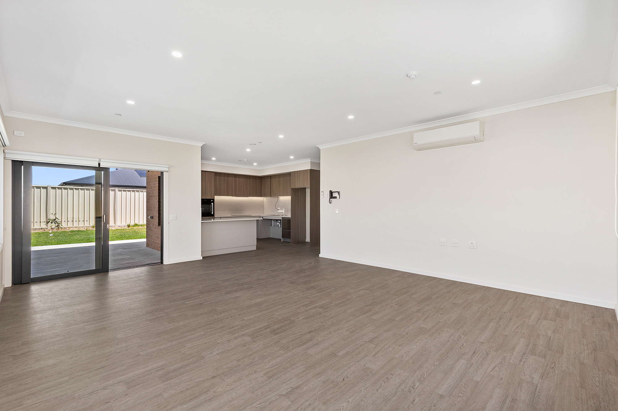 Modern SDA in beautiful Sunbury — Home image 10