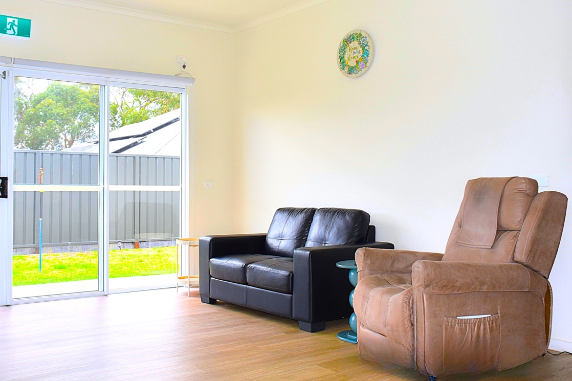 Beautiful SDA home in the heart of Mount Barker — Home image 3