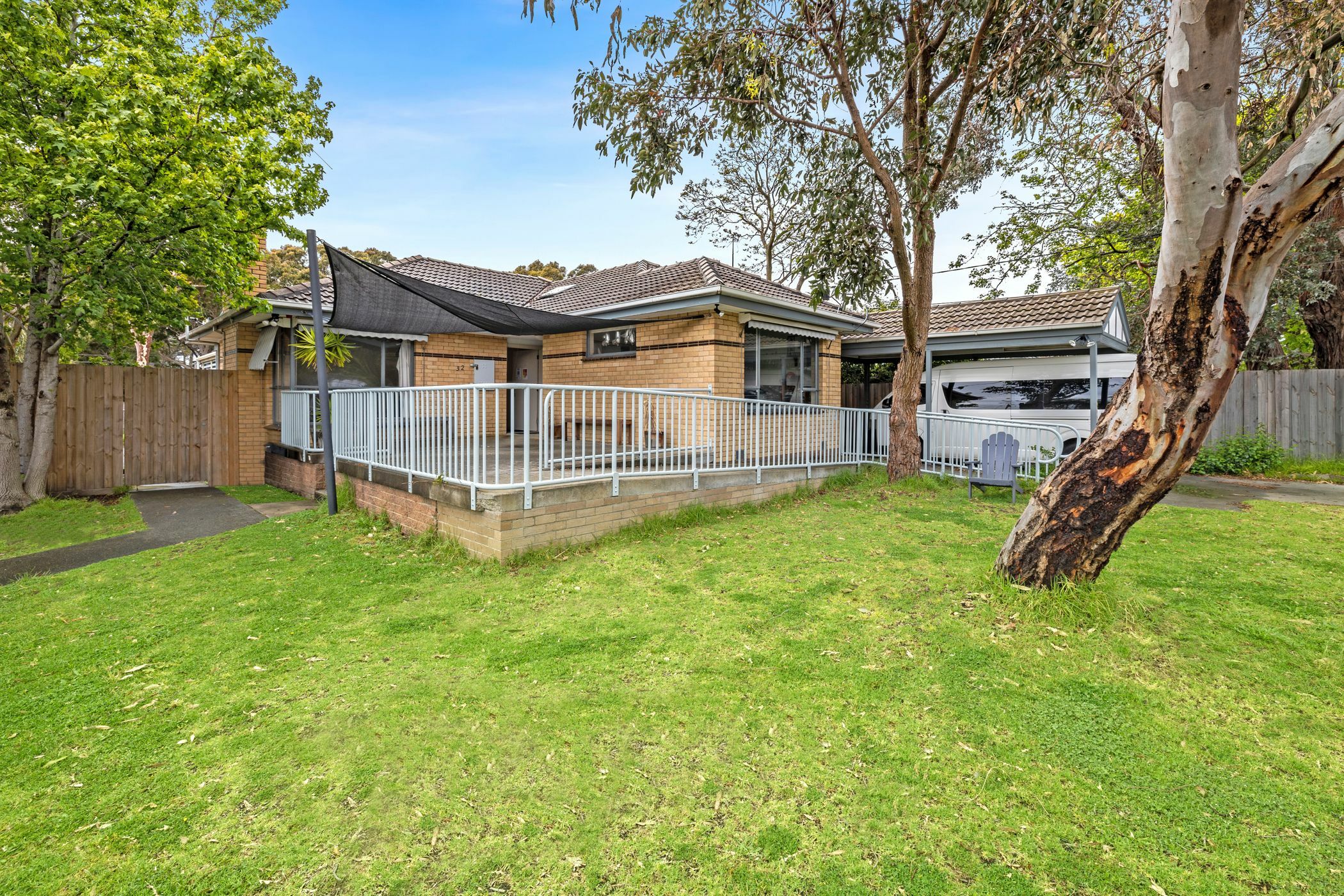Just minutes to the beach and all the benefits of a Mentone lifestyle in Mentone