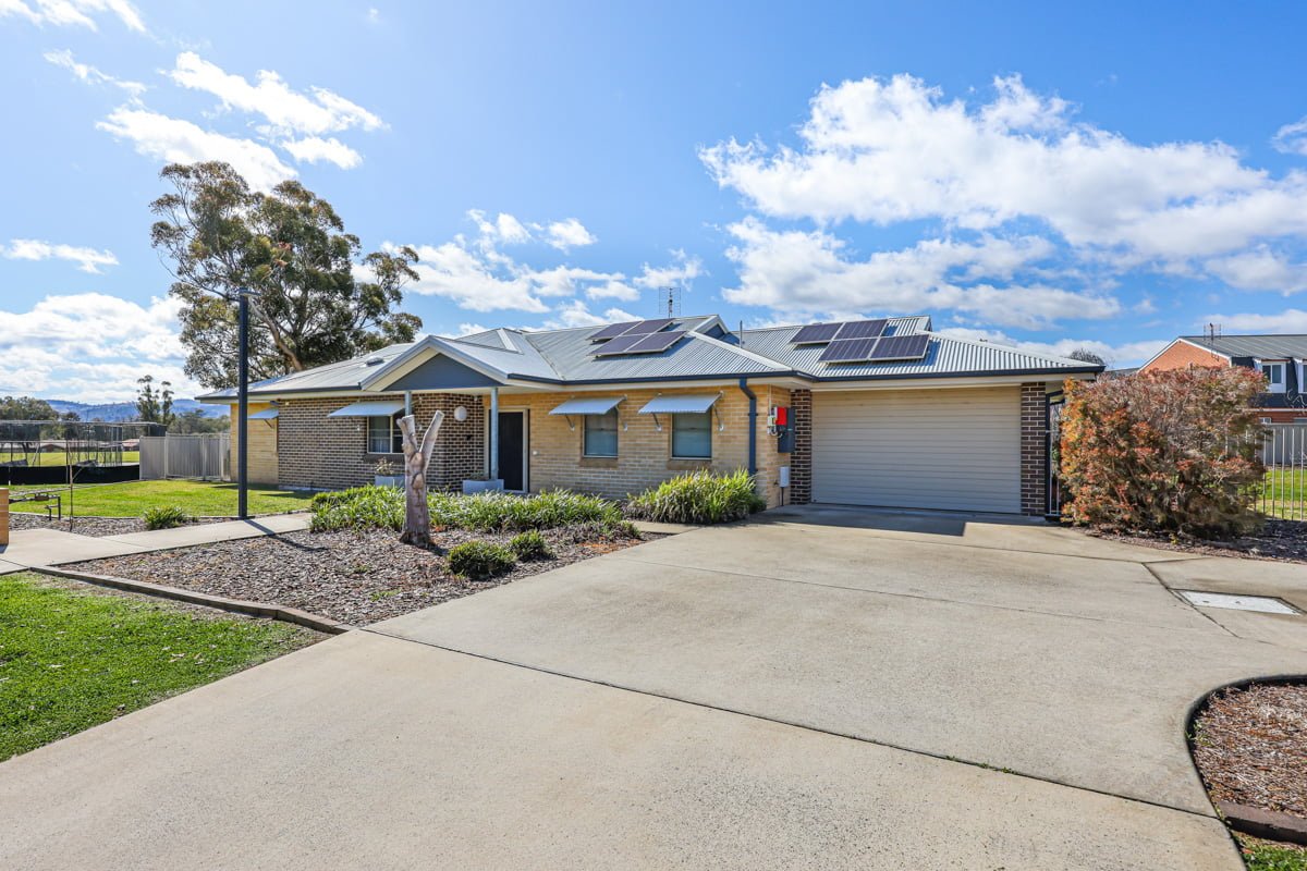Make new lifelong friends in this beautifully purpose built home. in South Tamworth