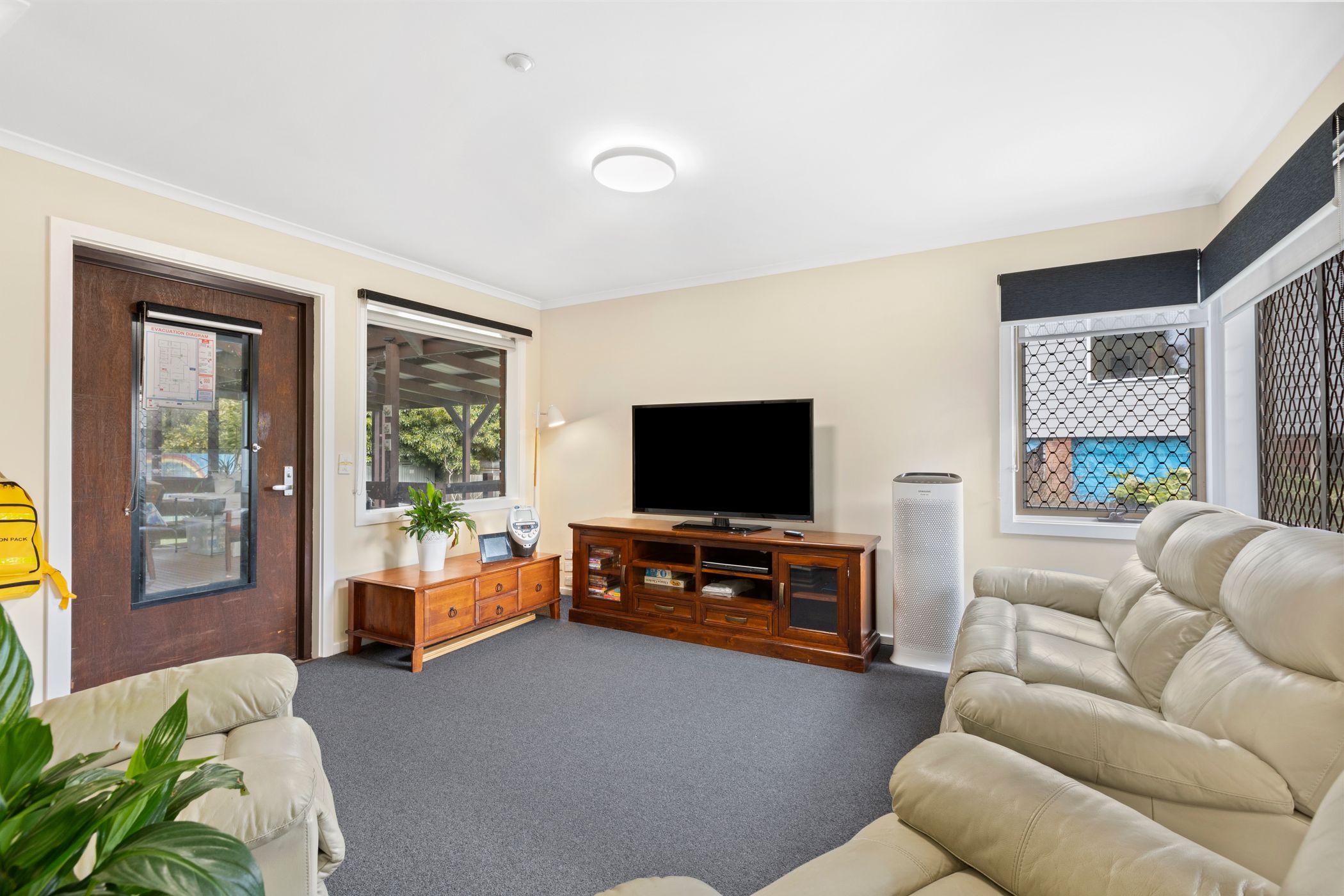 Welcoming home conveniently located Wantirna South — Home image 4