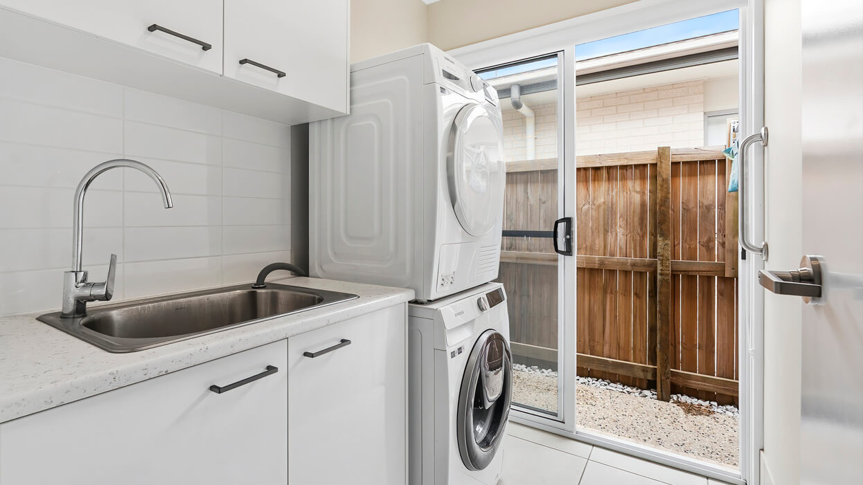 Enjoy Modern Living in Banya, Sunshine Coast — Home image 5