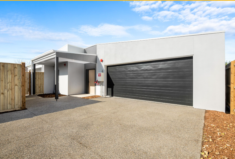 Robust SDA- Located in St Albans Park, Geelong — Home image 2