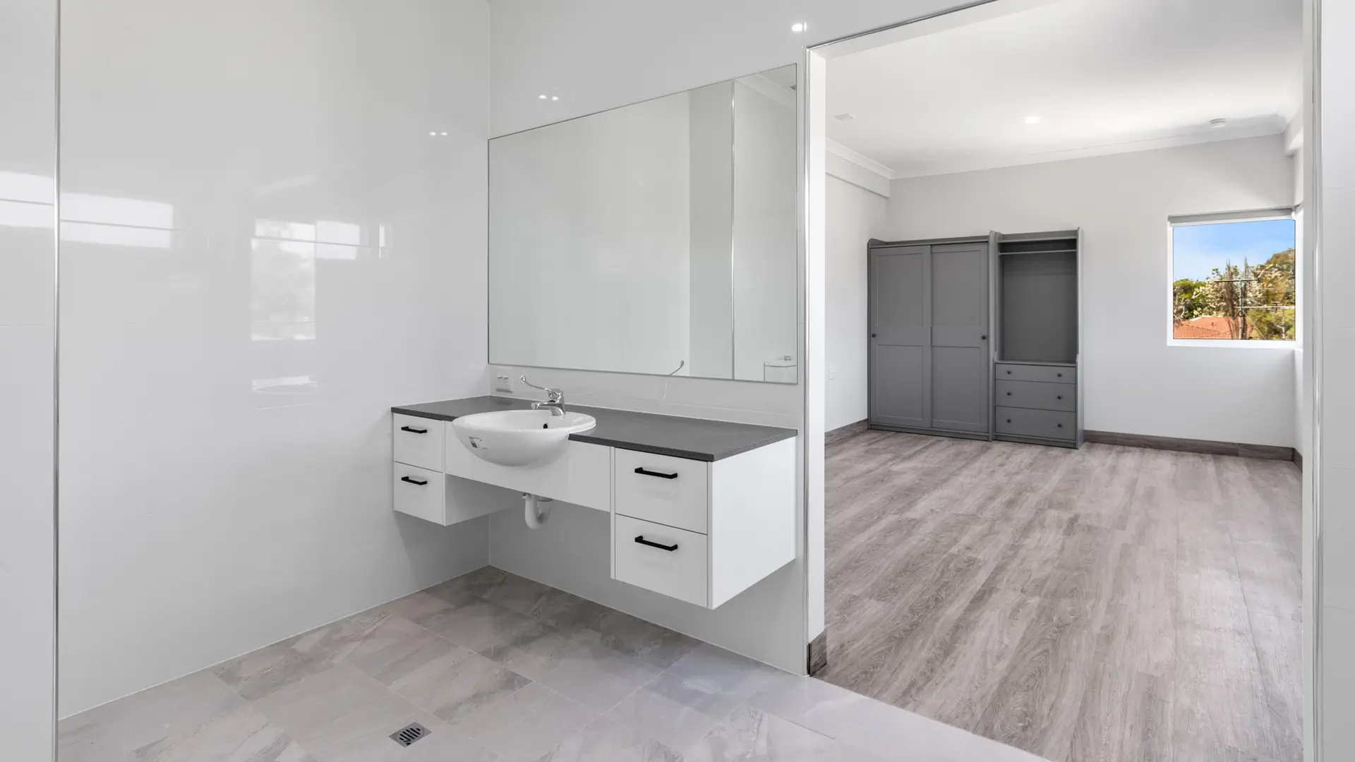 Spacious Premium Suite - Solo or Shared - Move-In Ready — Home image 8