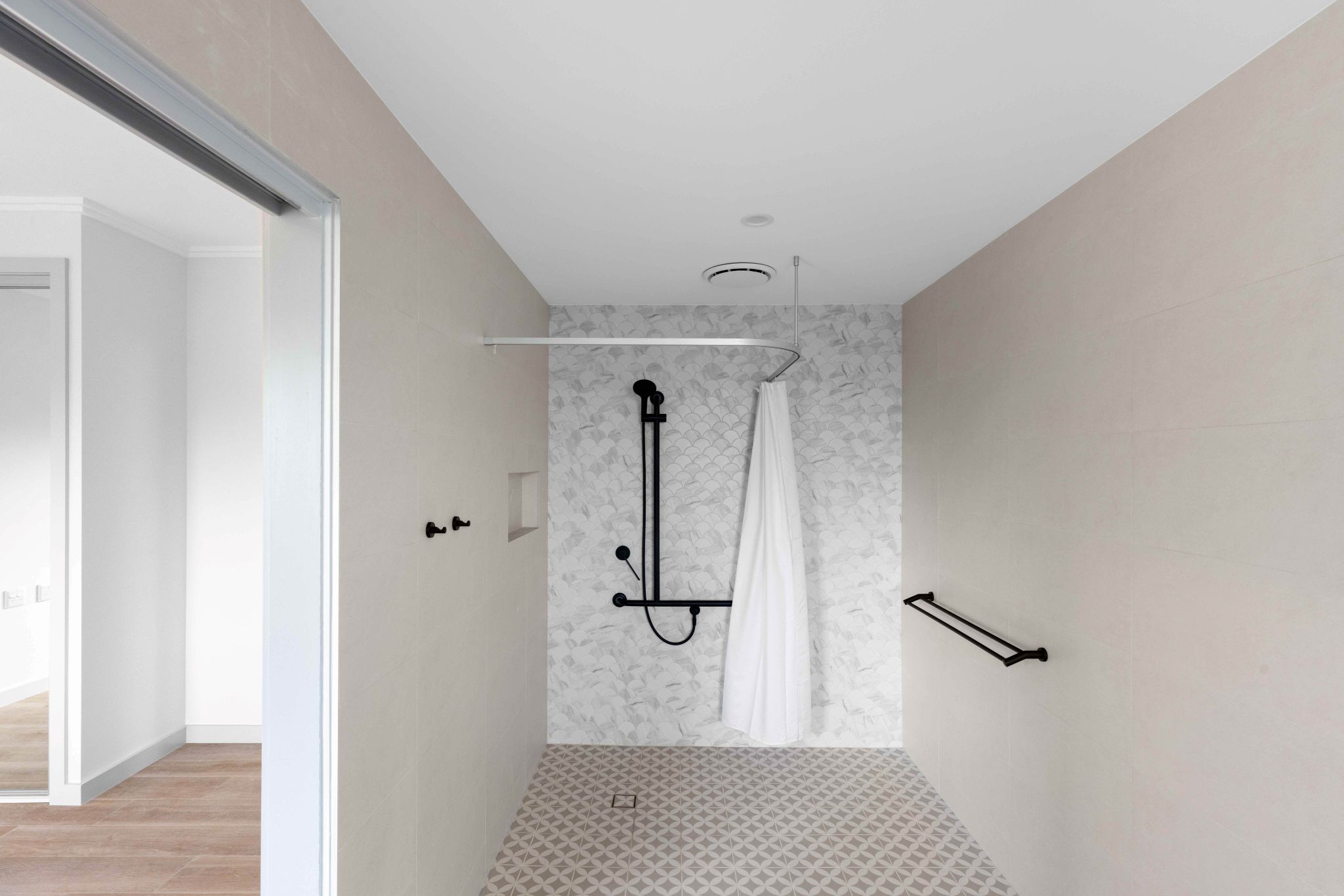 Boutique 1-Bedroom HPS Apartment in Newcastle: Stylish Living at its Best — Home image 4