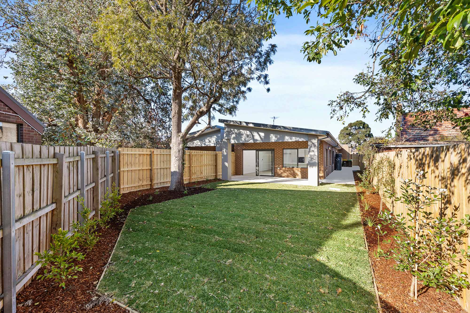 Choose spacious living with this bayside HPS haven in Moorabbin! — Home image 9