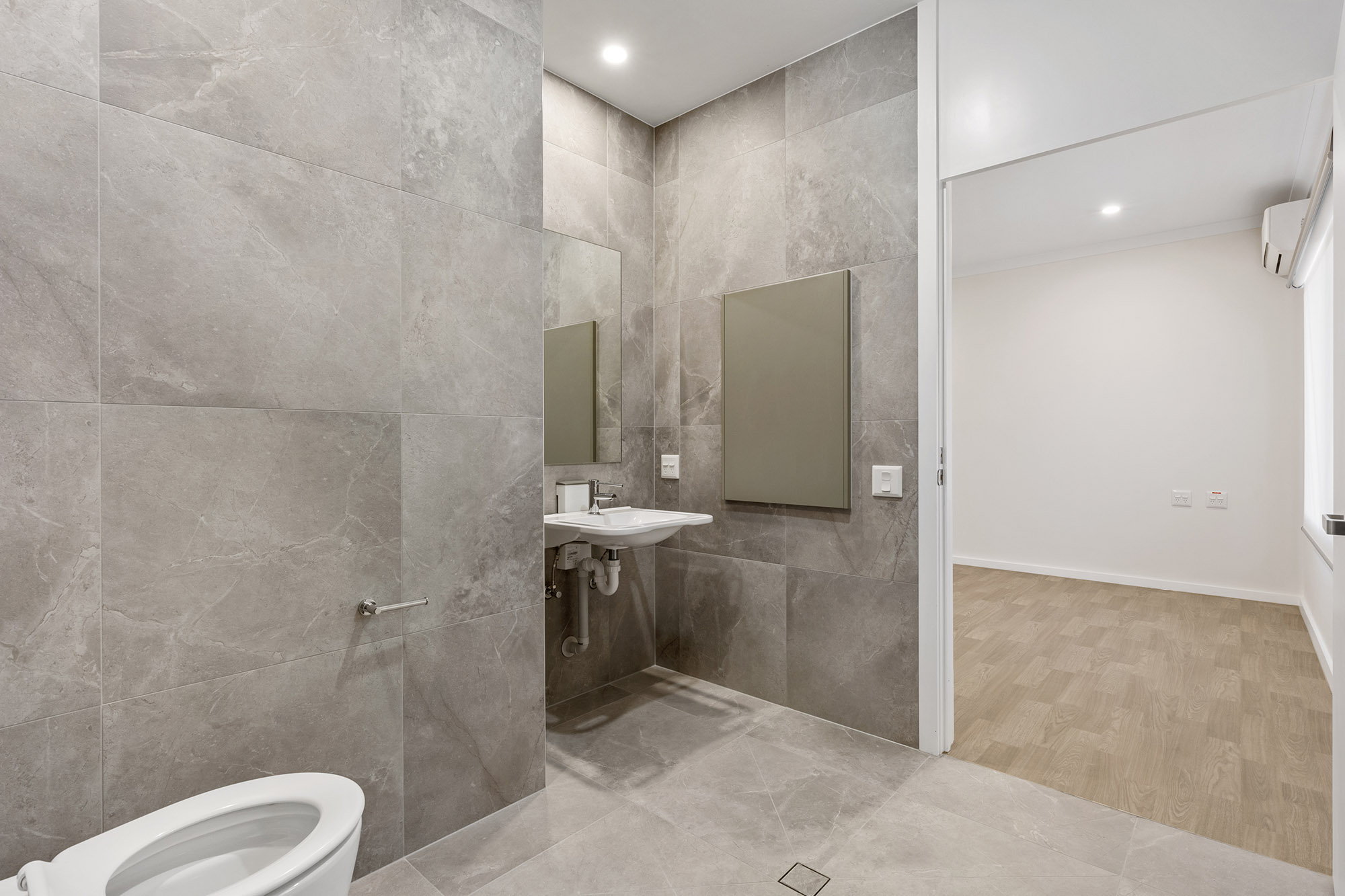 Choose spacious living with this bayside HPS haven in Moorabbin! — Home image 13