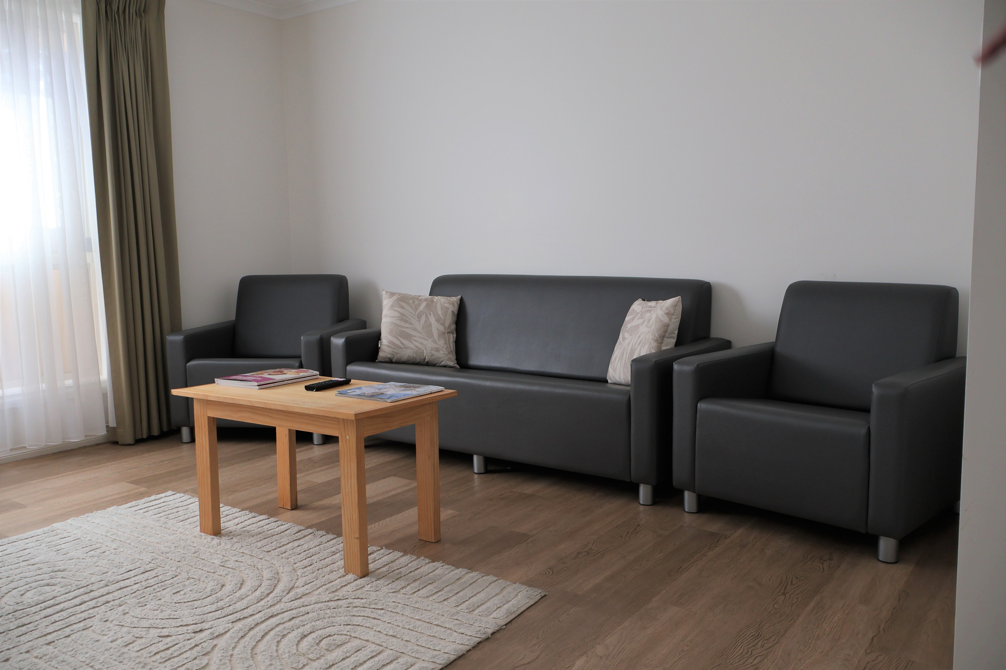 Lovely Ferryden Park Home - join two other males 1:3 SIL — Home image 4