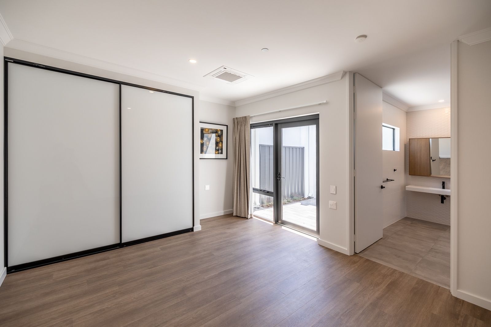 Accessible Villas for Single Occupancy, PLUS Large 2-Bed Home for Sharing Disability Accommodation — Home image 2