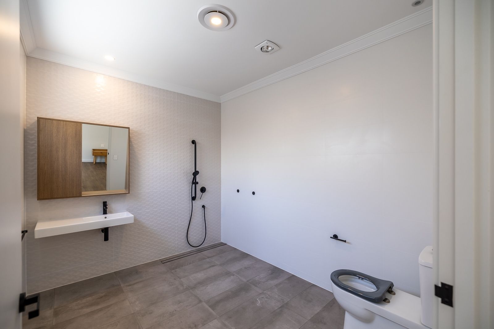 Accessible Villas for Single Occupancy, PLUS Large 2-Bed Home for Sharing Disability Accommodation — Home image 4