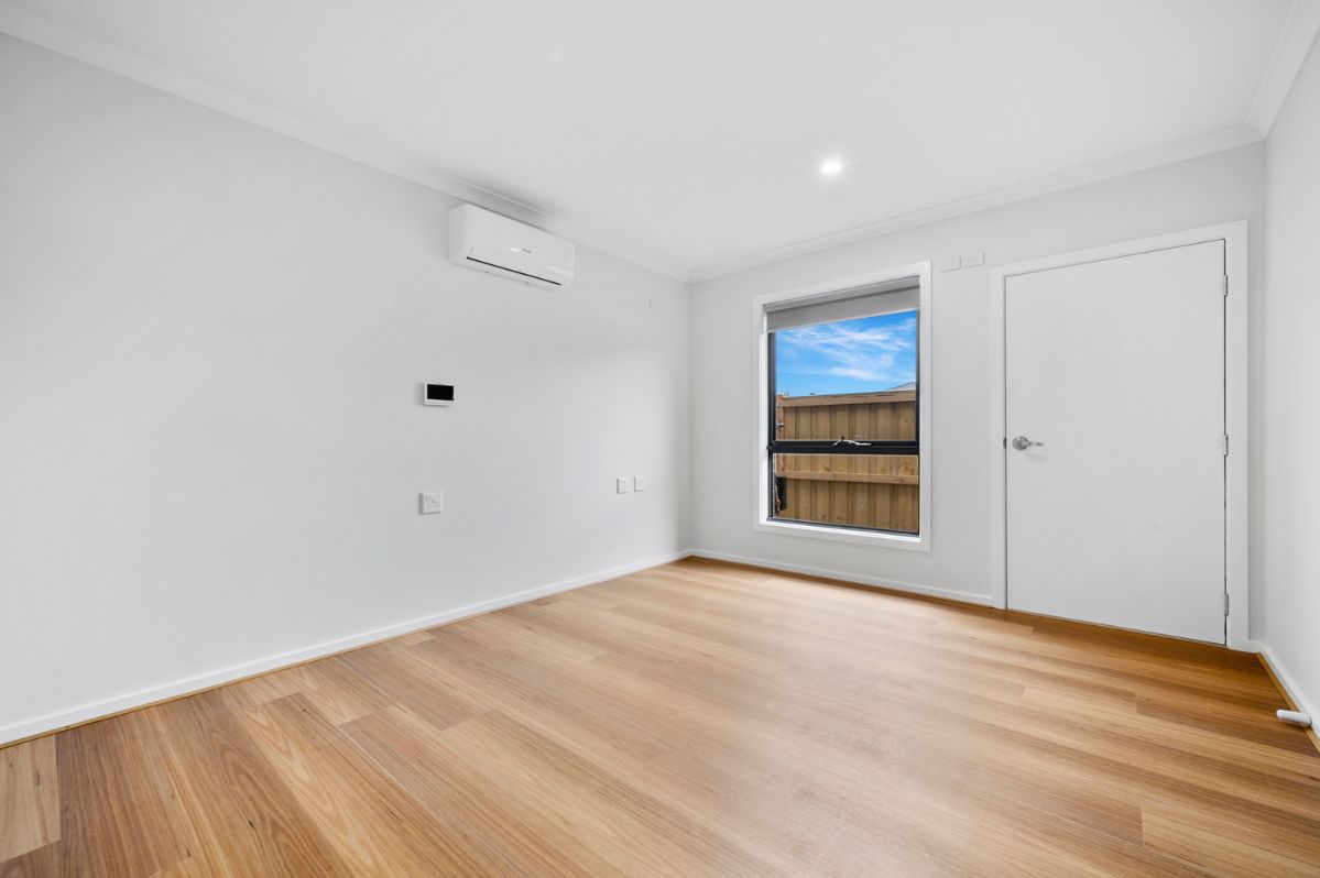 Modern 4-Bedroom HPS+R - Houdini Drive, Tarneit VIC — Home image 7