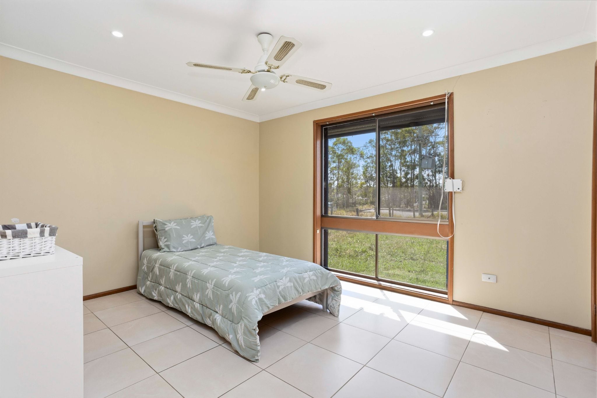 Spacious & Modern Farmhouse in Leppington
