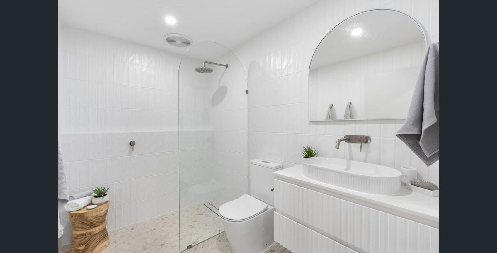 New SIL Home: Comfortable and Modern Living — Home image 9