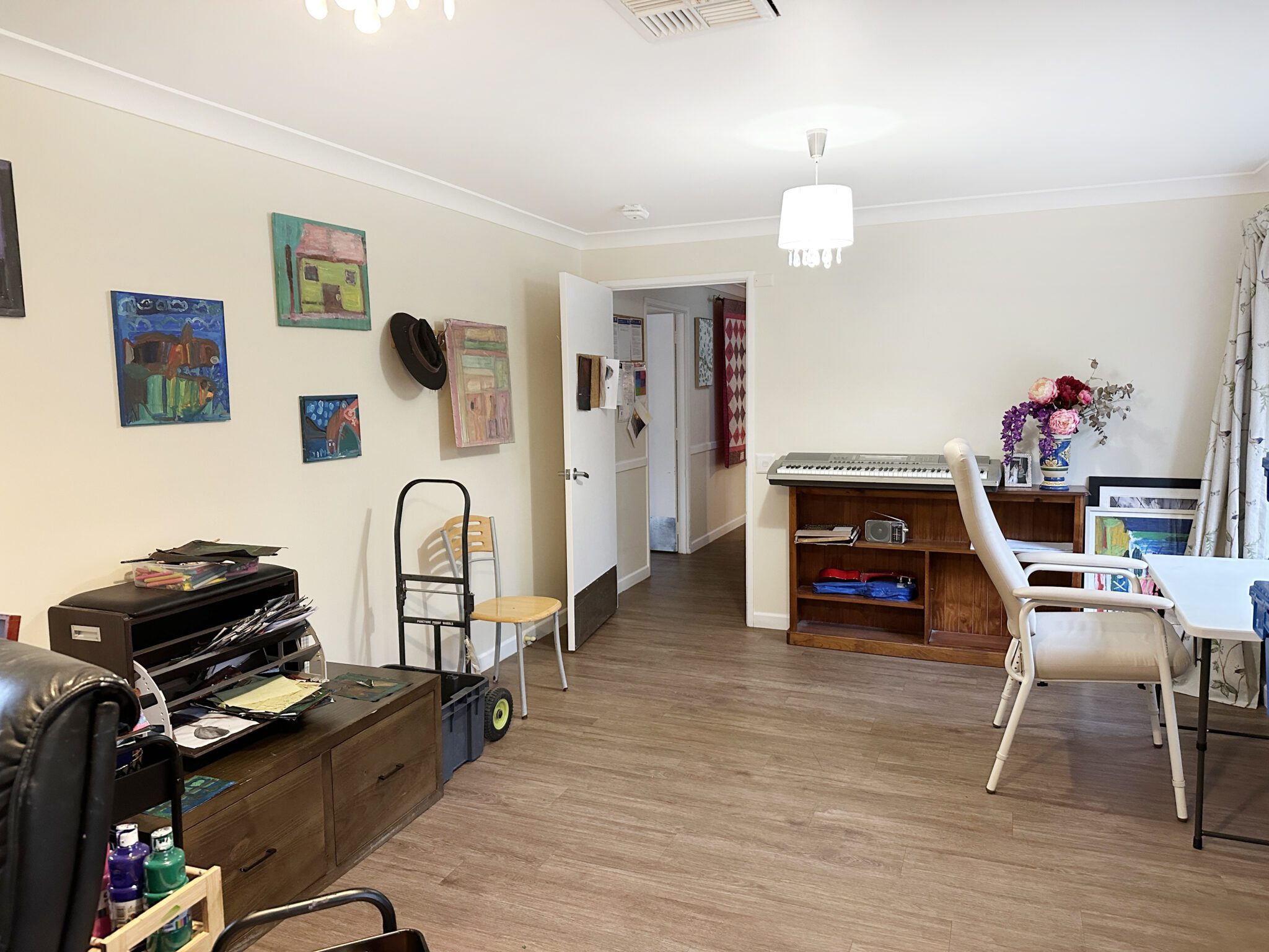 A serene retreat with convenient urban access — Home image 4