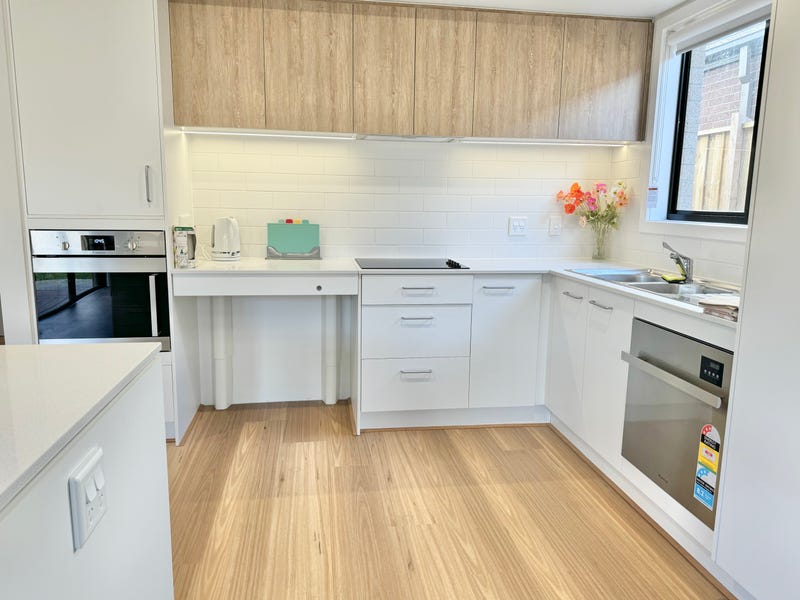 Modern 3-Bedroom Home in Greenmont, Wyndham Vale — Home image 12