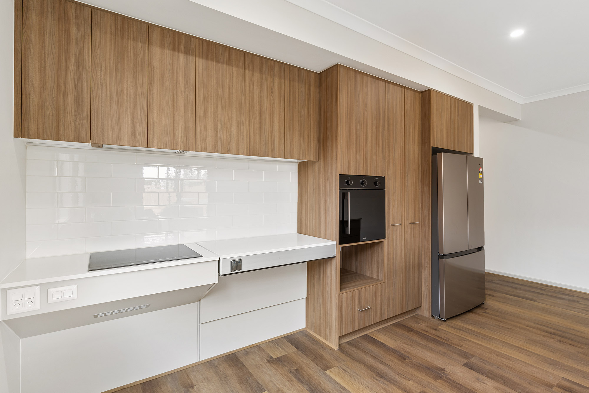 Bright Home Beside Green Reserve 2 Bed/2 Bath (+OOA) HPS — Home image 6