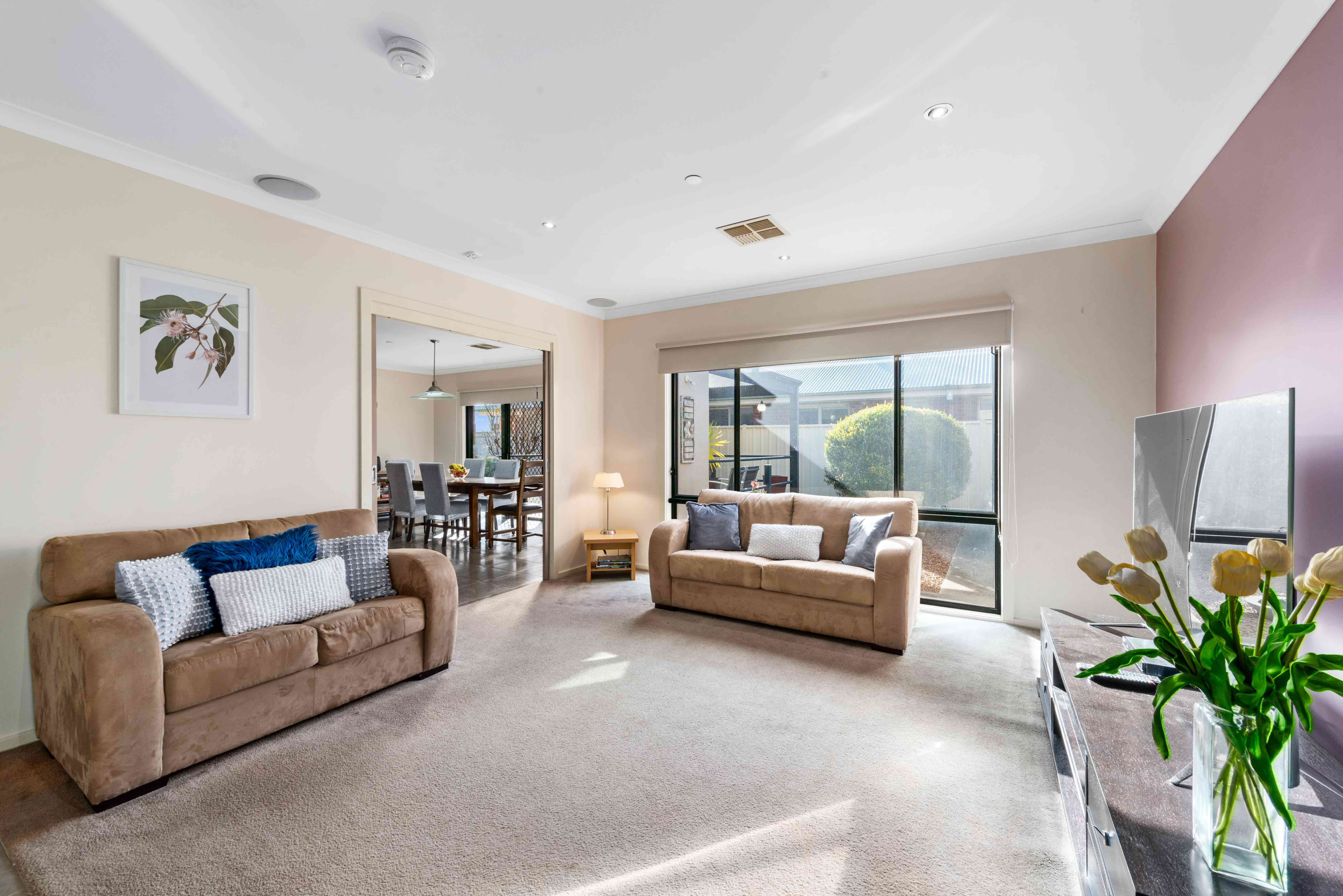 Lovely, newly refurbished, modern home in vibrant Kialla community! in Kialla