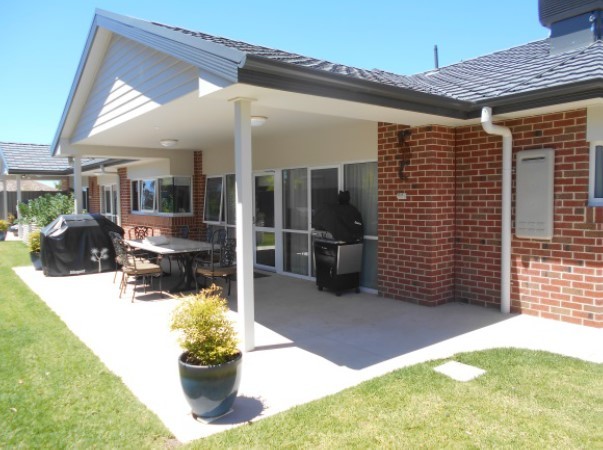 Two vacancies in a five bedroom High Physical Support house in Strathdale in Strathdale