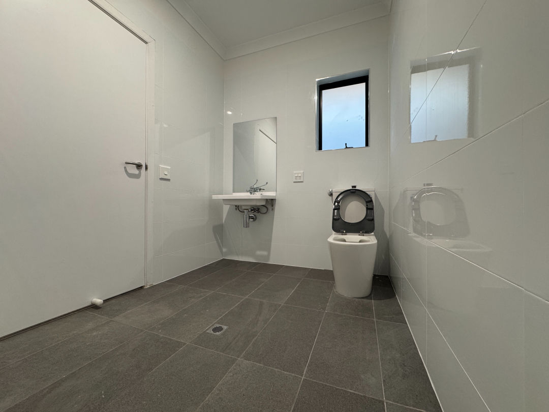 1 Bedroom SDA House - ***ROBUST*** Close to Lyell McEwen Hospital — Home image 7