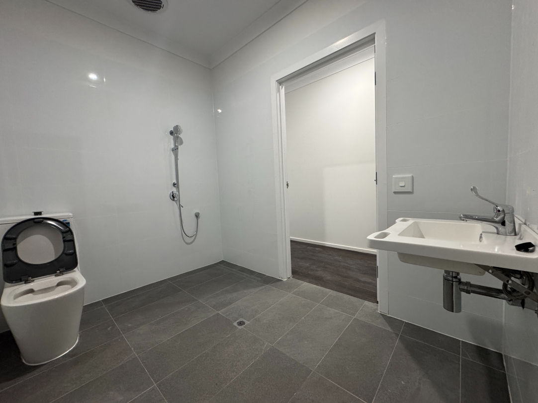 1 Bedroom SDA House - ***ROBUST*** Close to Lyell McEwen Hospital — Home image 8