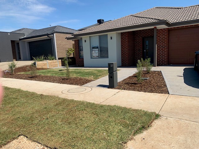 Modern 3-Bedroom home with 2 Vacancies available NOW! in Wyndham Vale