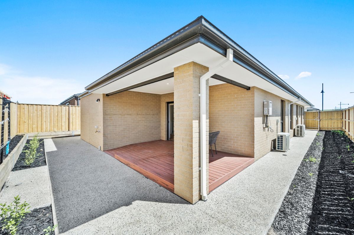 Modern 3-Bedroom HPS - Conferta Road, Tarneit VIC — Home image 9