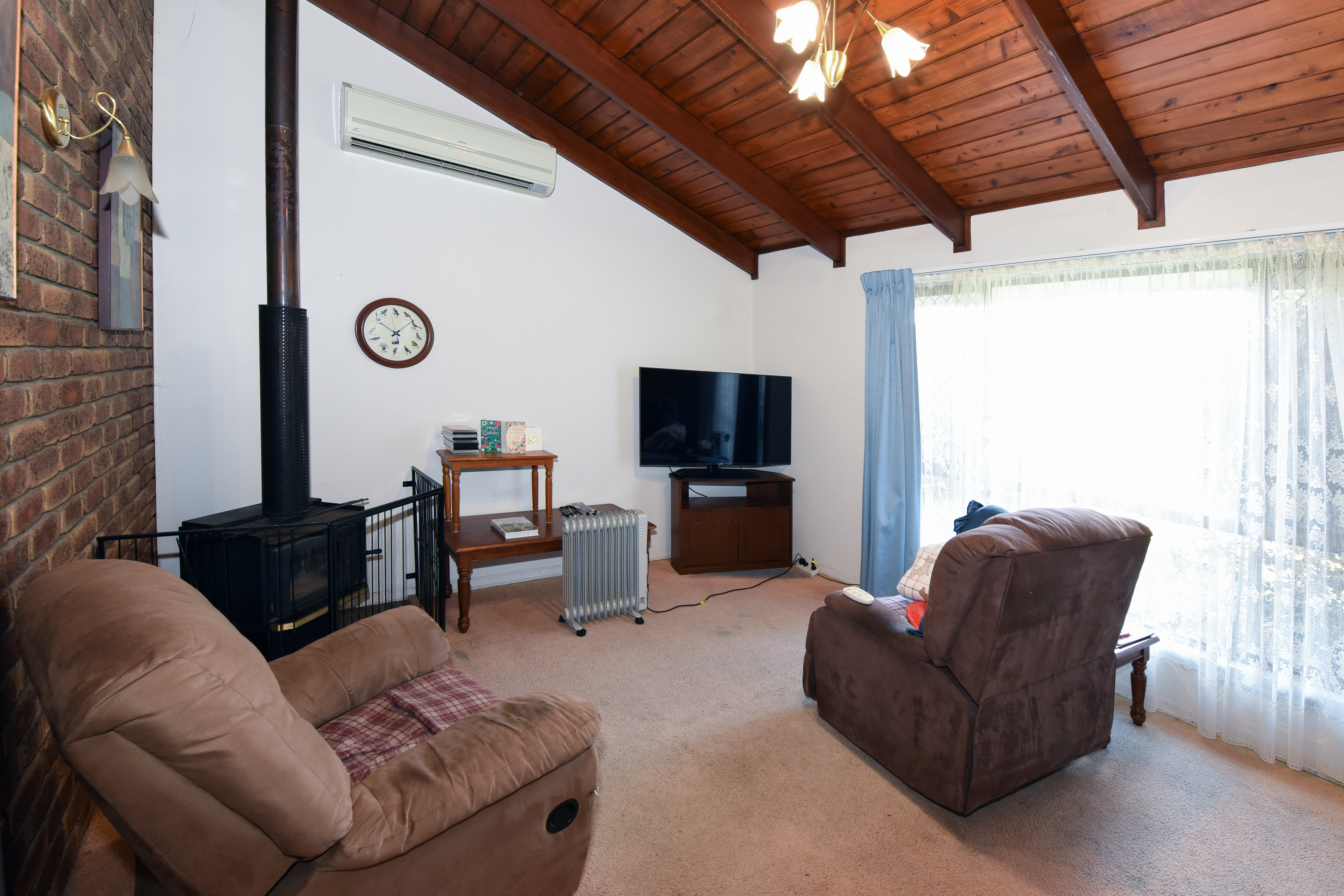 A rare opportunity to join a warm, well-supported 2-bedroom home in a quiet Toowoomba neighbourhood in Kearney Spring