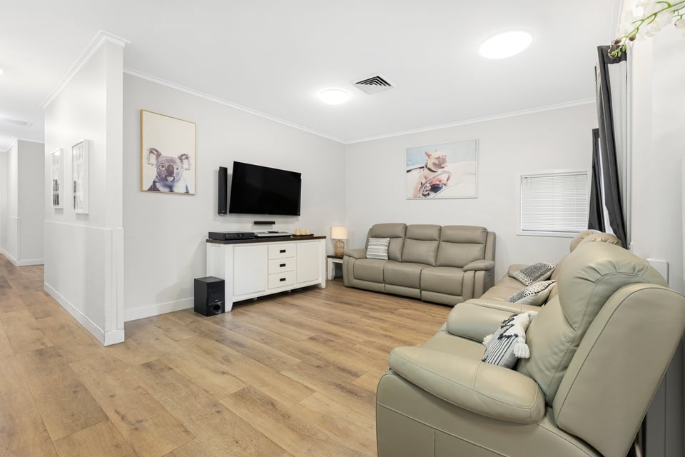 Gum tree Property - Central Coast, Wadalba — Home image 3
