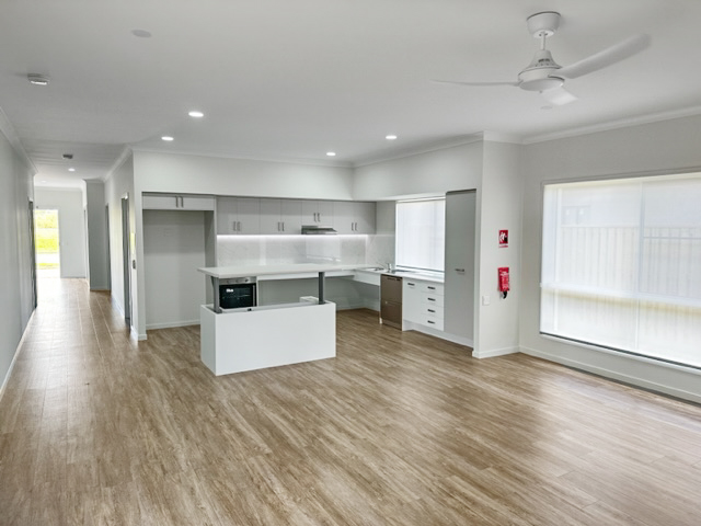 2 SDA Rooms (HPS) + OOA, in Blacks Beach! — Home image 2