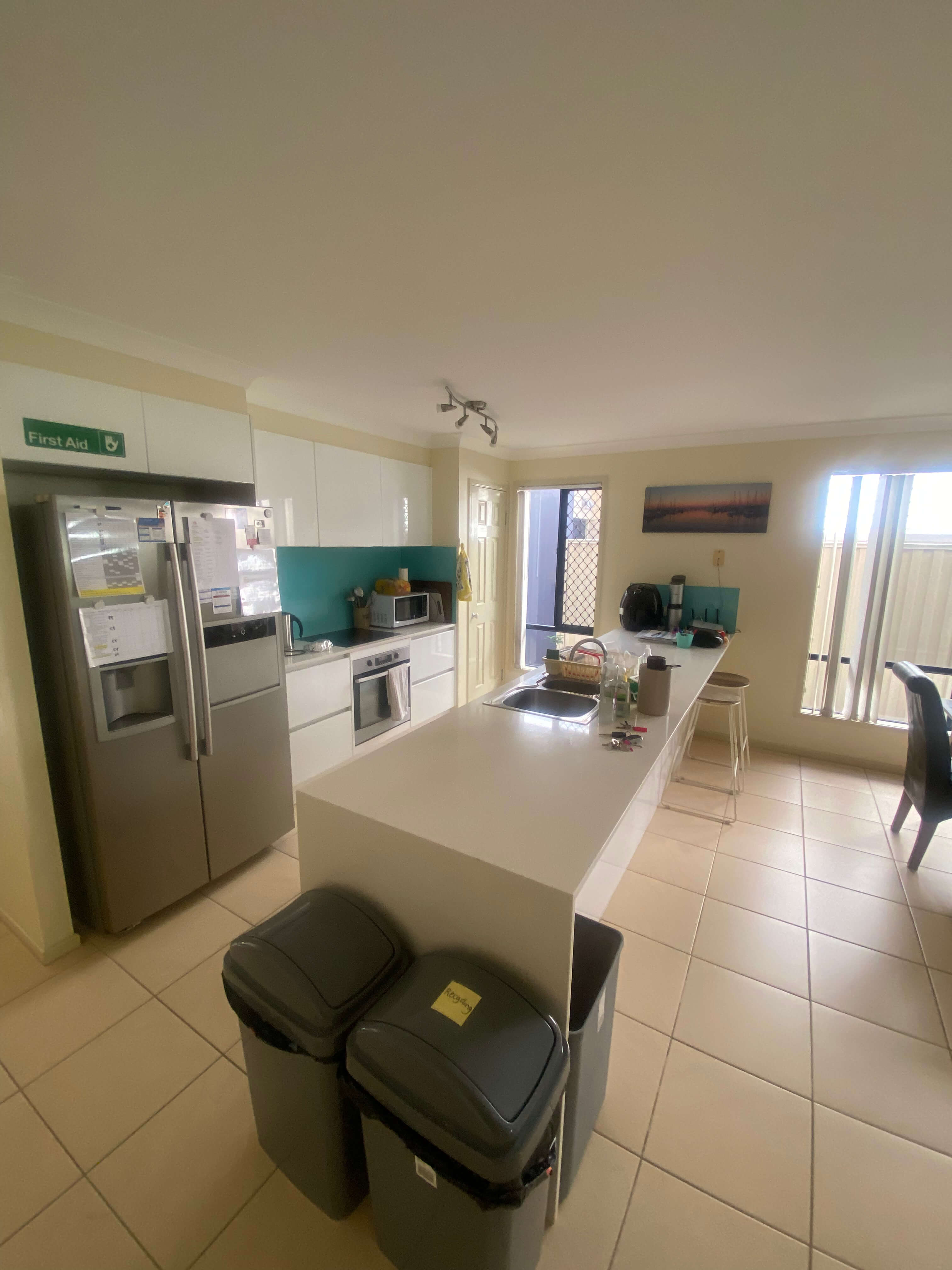 Spacious SIL - Looking for two housemates in Wynnum! — Home image 4